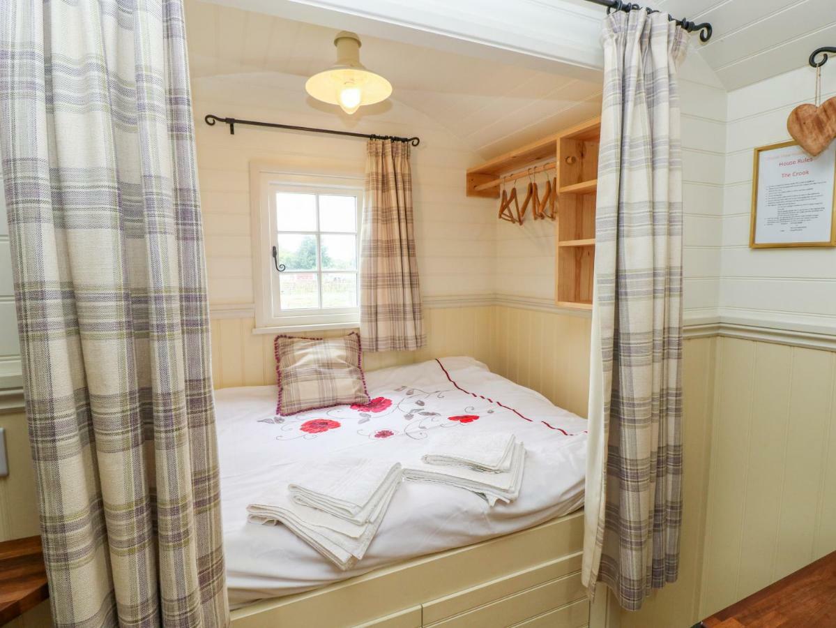 Shepherds Hut - The Crook Milford Haven Dış mekan fotoğraf